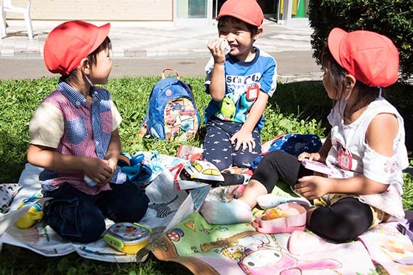 写真：年中少秋のバス遠足