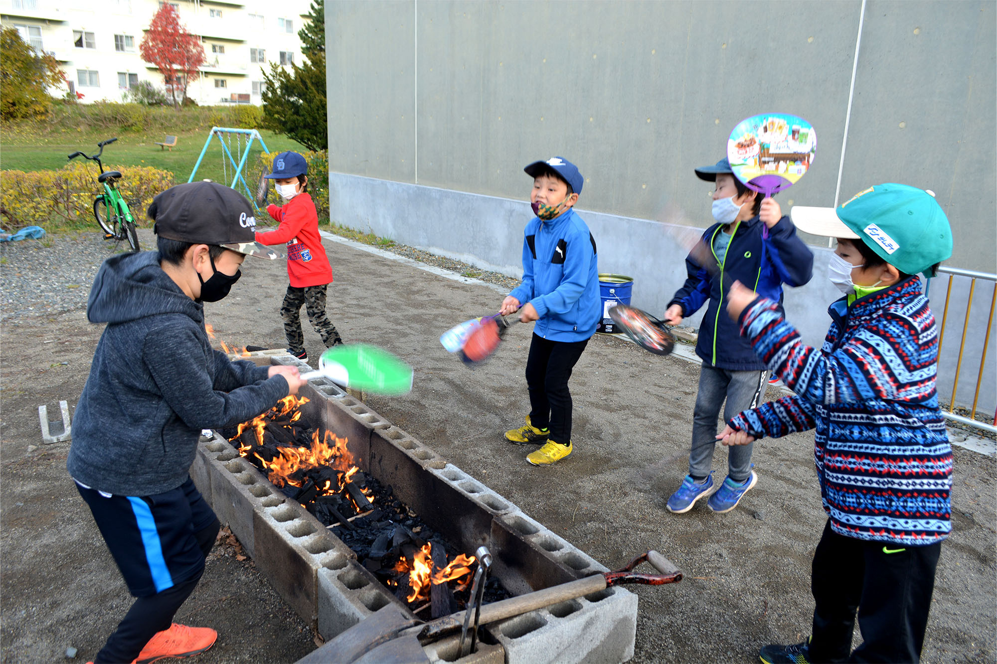 写真：火おこし