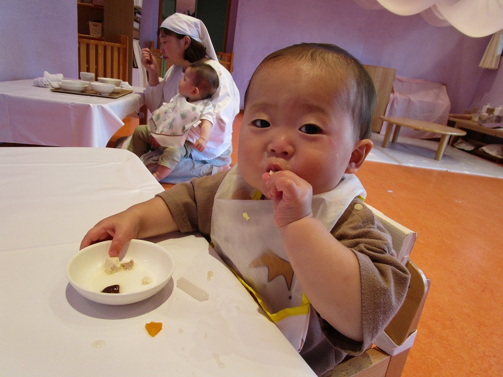 写真：おやつ自由遊び